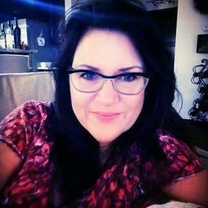 Meet your Posher, Connie